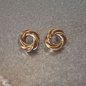 3/$16🎁 Twisted Gold Circle Earrings in Gold Alloy